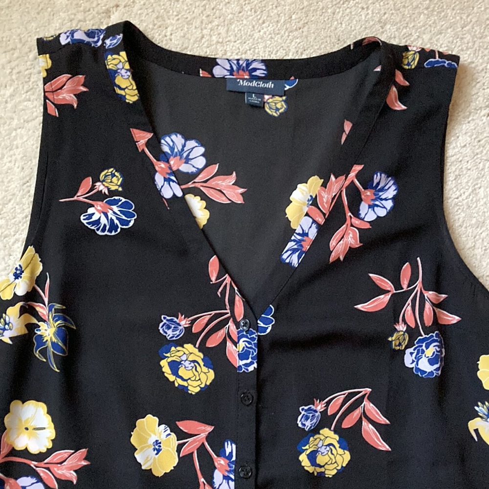 Modcloth Floral Button Down Tunic Split Sides - image 2